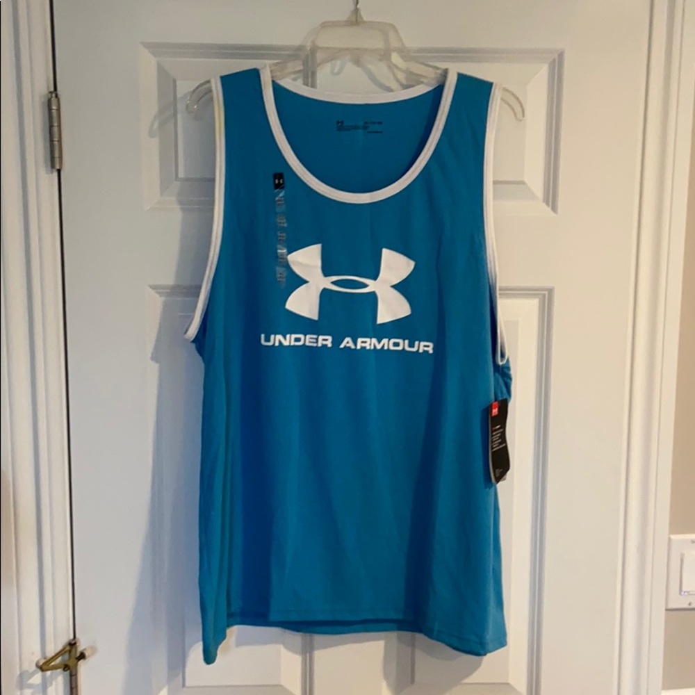 XL Sleeveless Under Armour Shirt